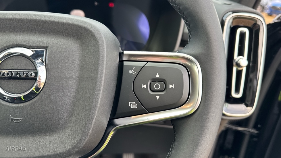 Used Volvo XC40 2025 for sale - 76874576: Photo 19