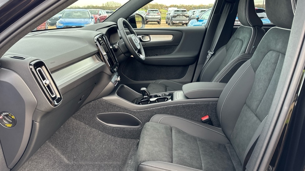 Used Volvo XC40 2025 for sale - 76874576: Photo 38