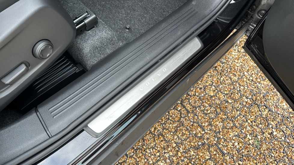 Used Volvo XC40 2025 for sale - 76874576: Photo 43