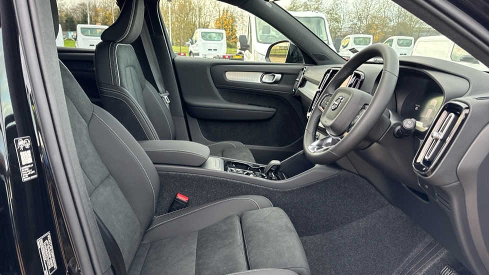 Used Volvo XC40 2025 for sale - 76874576: Photo 9