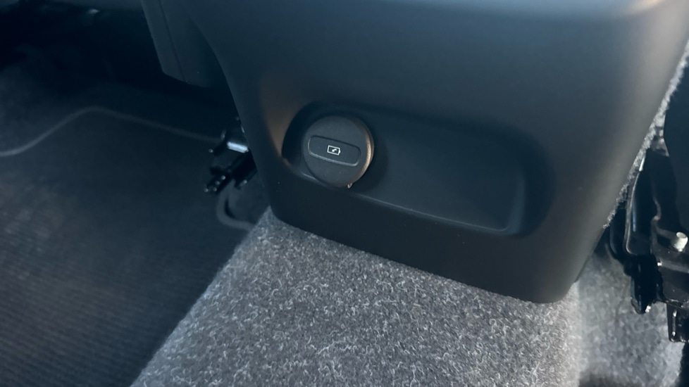 Used Volvo XC40 2022 for sale - 77047525: Photo 46