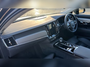 Used Volvo V90 2024 for sale - 77092408: Photo