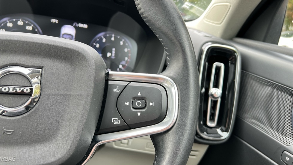 Used Volvo XC40 2020 for sale - 76154610: Photo 25
