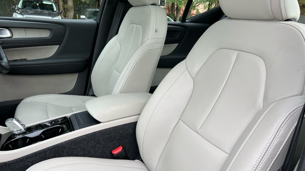 Used Volvo XC40 2020 for sale - 76154610: Photo 35