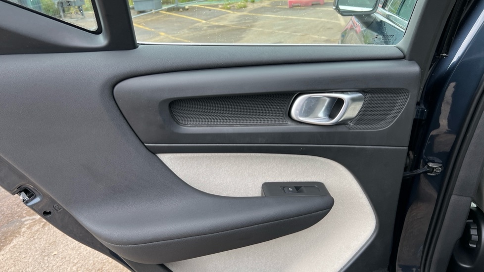 Used Volvo XC40 2020 for sale - 76154610: Photo 37