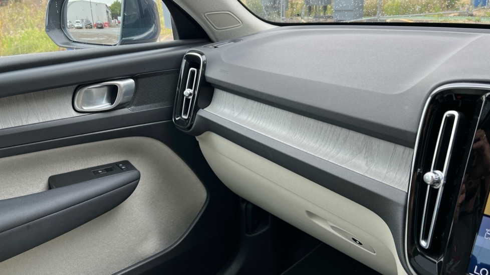 Used Volvo XC40 2020 for sale - 76154610: Photo 52