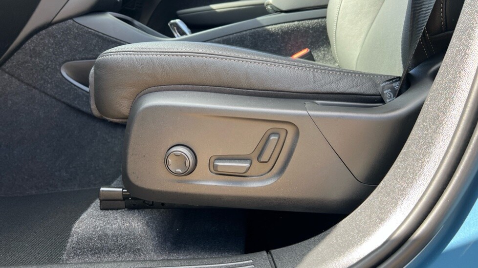 Used Volvo XC40 2024 for sale - 75943333: Photo 32