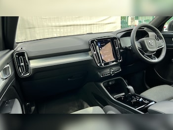 Used Volvo XC40 2023 for sale - 75610618: Photo