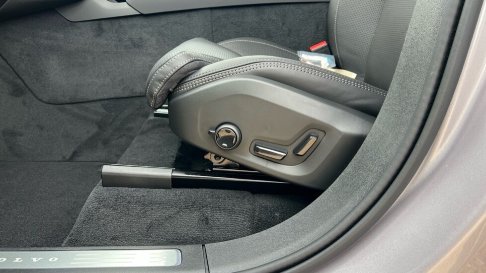 Used Volvo XC90 2025 for sale - 76116958: Photo 32