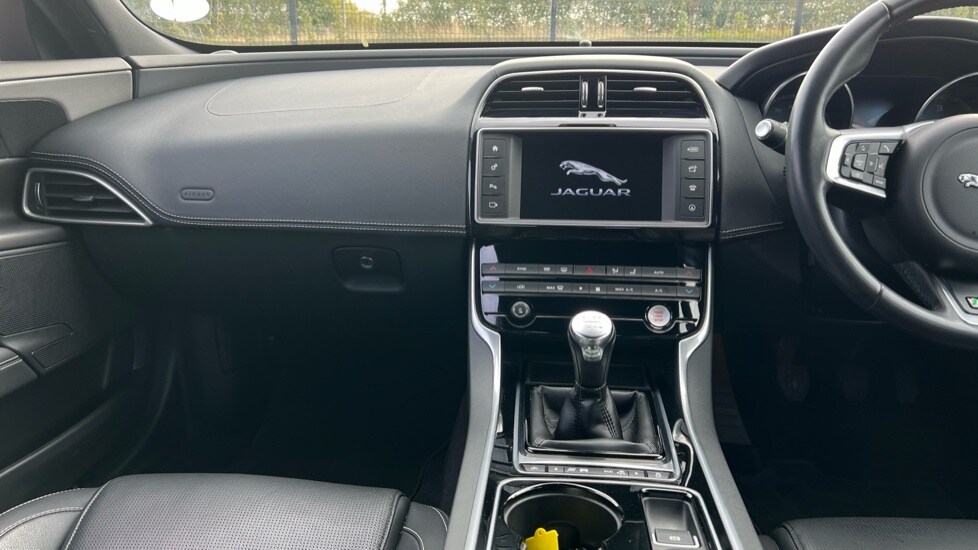 Used Jaguar XE 2016 for sale - 76104336: Photo 12