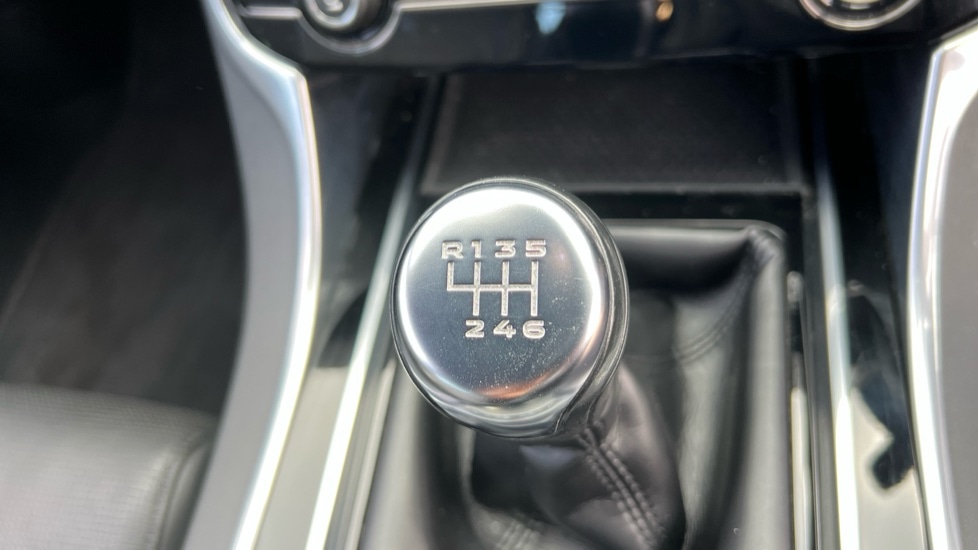 Used Jaguar XE 2016 for sale - 76104336: Photo 29