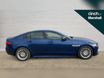 Used Jaguar XE 2016 for sale - 76104336: Photo 2
