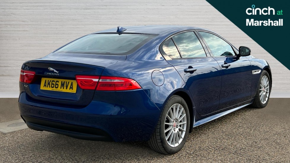 Used Jaguar XE 2016 for sale - 76104336: Photo 3