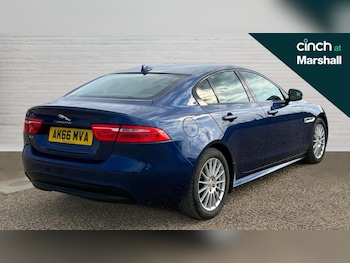 Used Jaguar XE 2016 for sale - 76104336: Photo 3