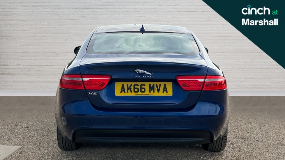 Used Jaguar XE 2016 for sale - 76104336: Photo 4