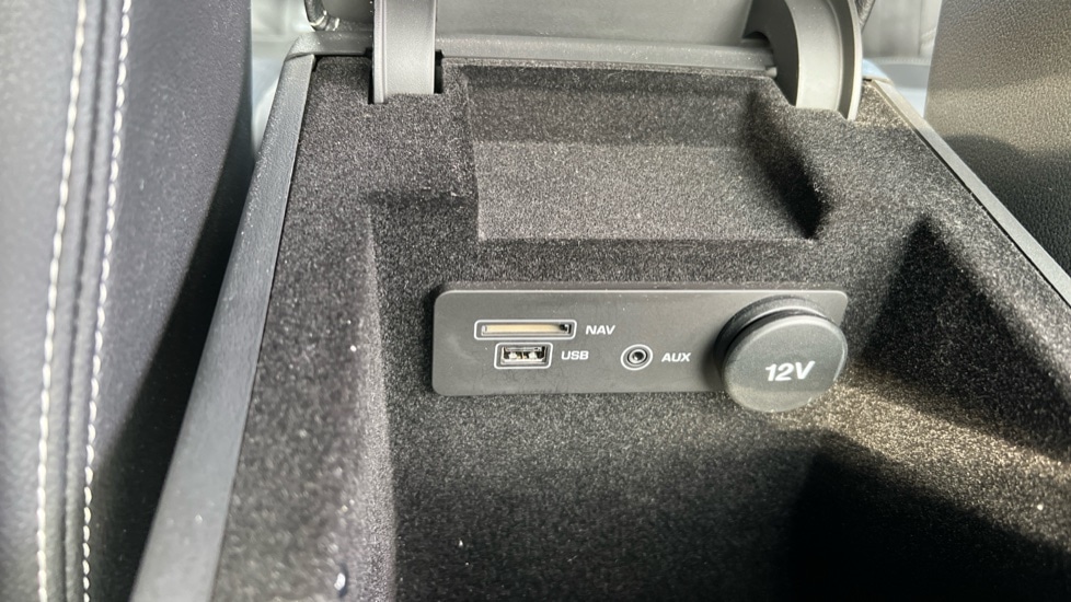 Used Jaguar XE 2016 for sale - 76104336: Photo 41