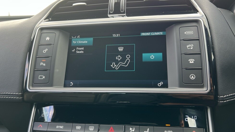 Used Jaguar XE 2016 for sale - 76104336: Photo 47