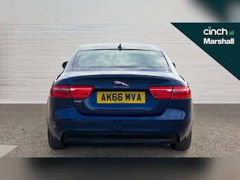 Used Jaguar XE 2016 for sale - 76104336: Photo 4