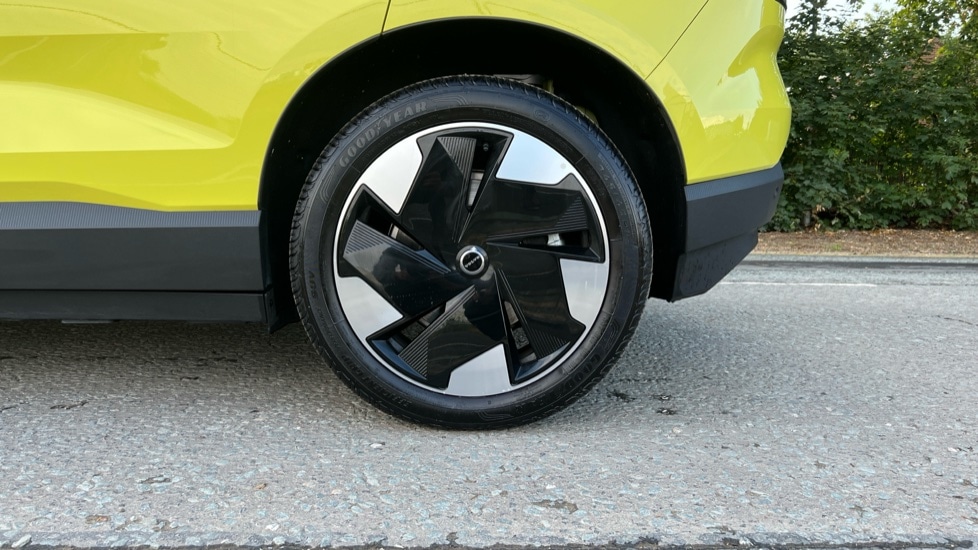 Used Volvo EX30 2025 for sale - 76452309: Photo 11