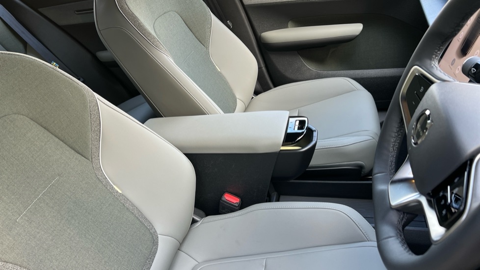 Used Volvo EX30 2025 for sale - 76452309: Photo 21