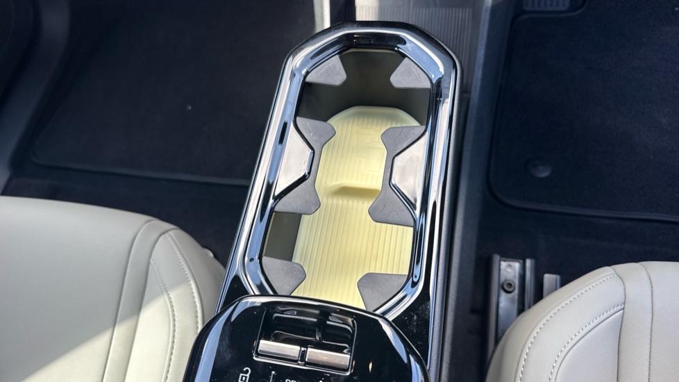 Used Volvo EX30 2025 for sale - 76452309: Photo 54