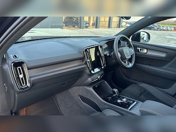 Used Volvo XC40 2024 for sale - 76660727: Photo