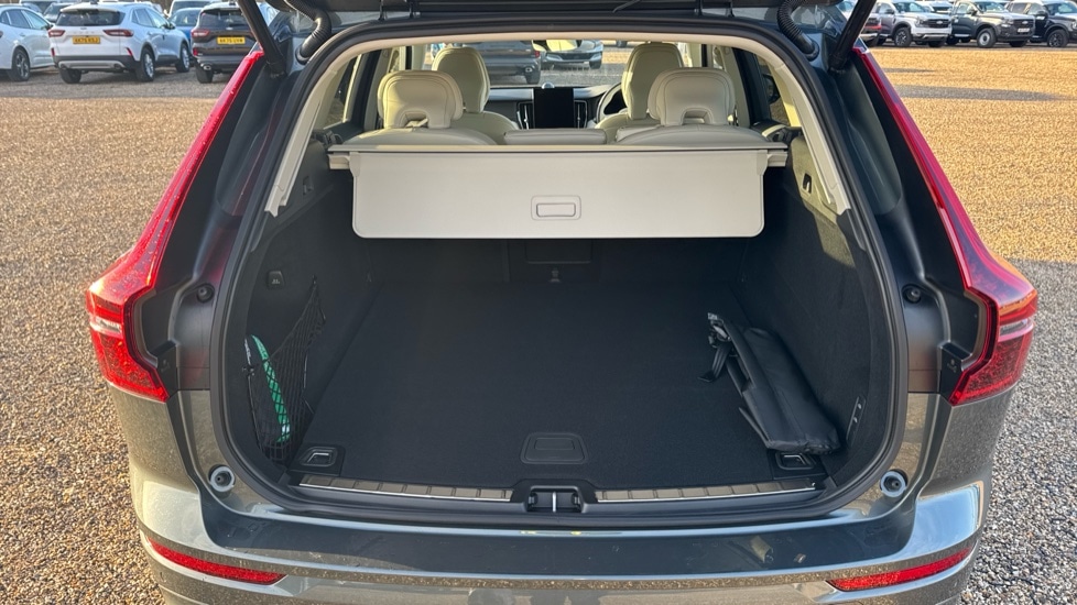 Used Volvo XC60 2025 for sale - 77075735: Photo 17