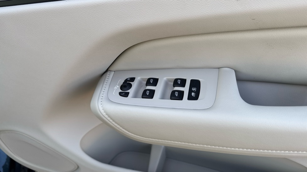 Used Volvo XC60 2025 for sale - 77075735: Photo 33