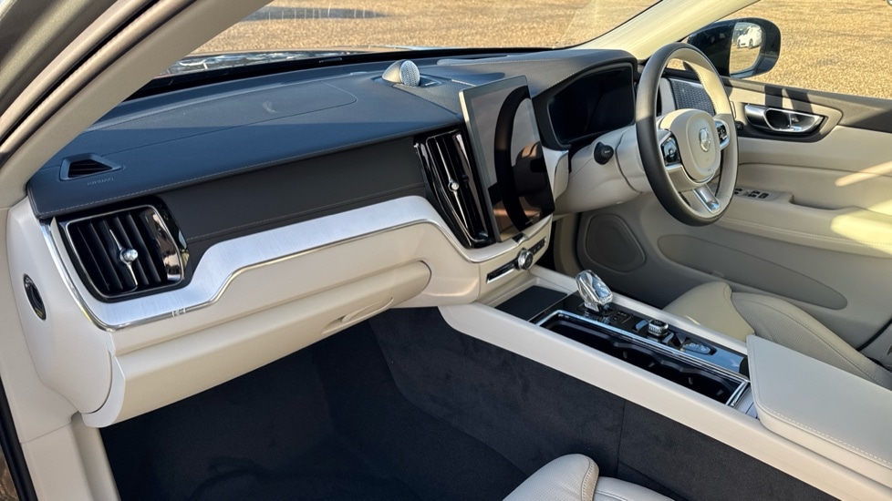 Used Volvo XC60 2025 for sale - 77075735: Photo 4
