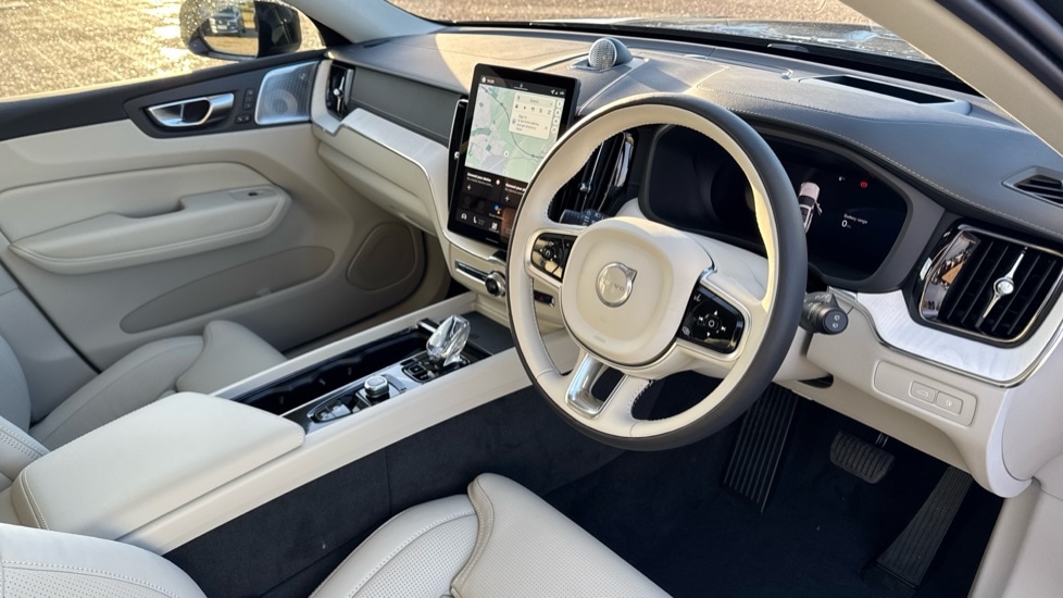 Used Volvo XC60 2025 for sale - 77075735: Photo 5