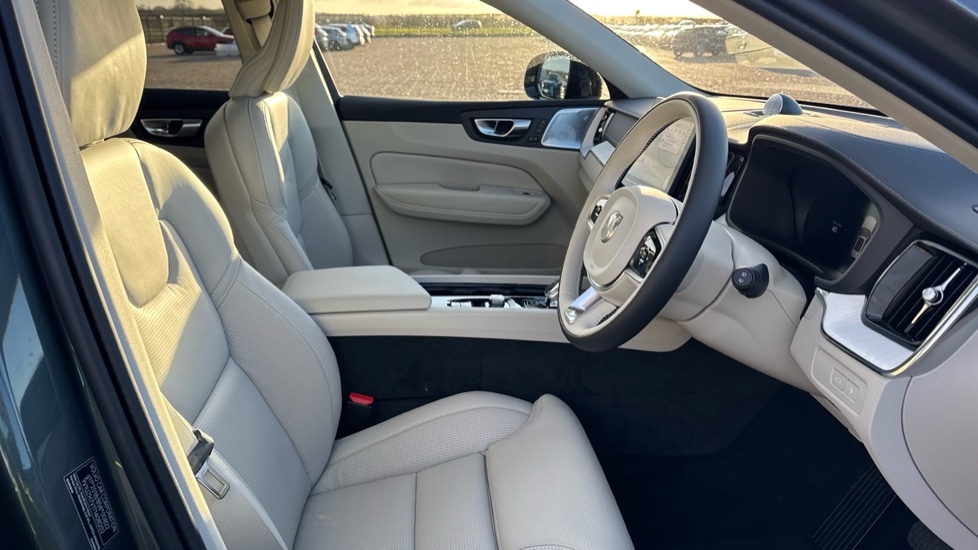 Used Volvo XC60 2025 for sale - 77075735: Photo 9