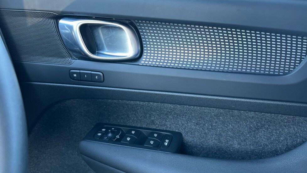 Used Volvo XC40 2025 for sale - 75943057: Photo 15