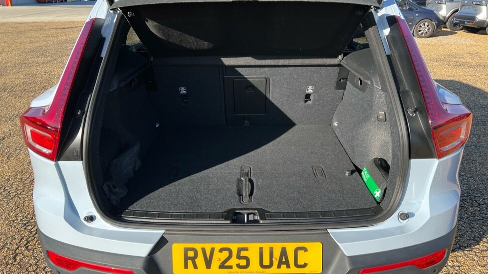 Used Volvo XC40 2025 for sale - 75943057: Photo 17