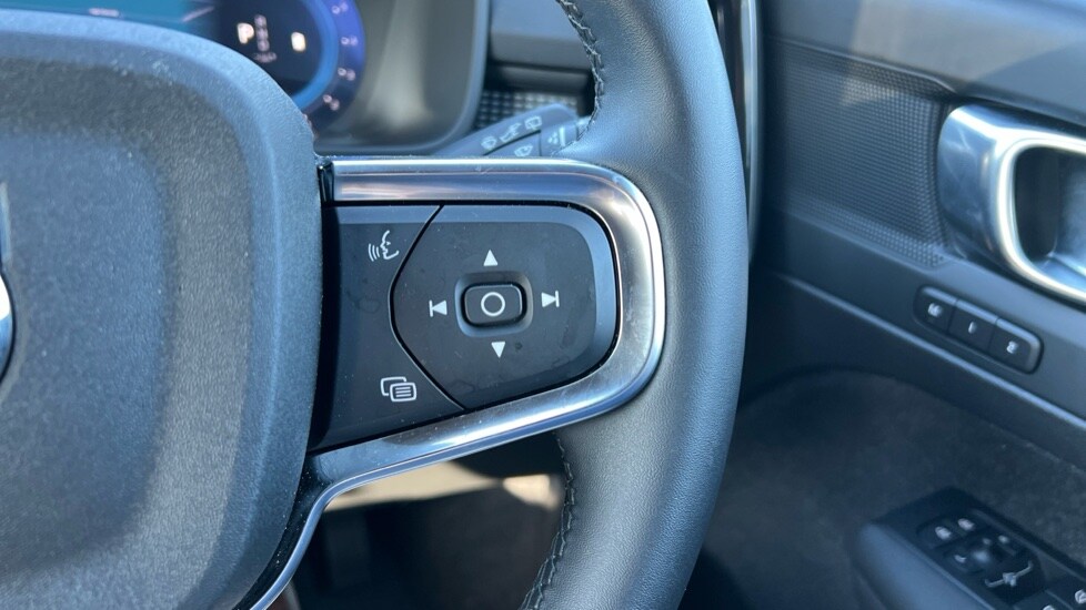 Used Volvo XC40 2025 for sale - 75943057: Photo 19