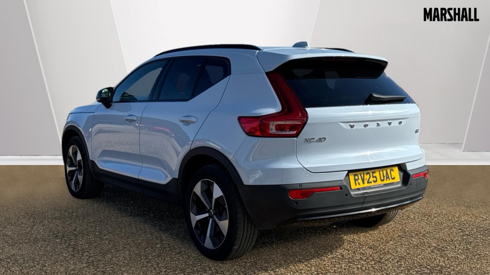 Used Volvo XC40 2025 for sale - 75943057: Photo 2