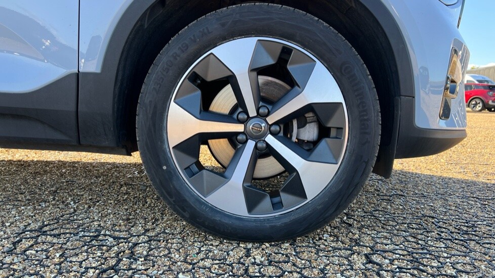 Used Volvo XC40 2025 for sale - 75943057: Photo 24