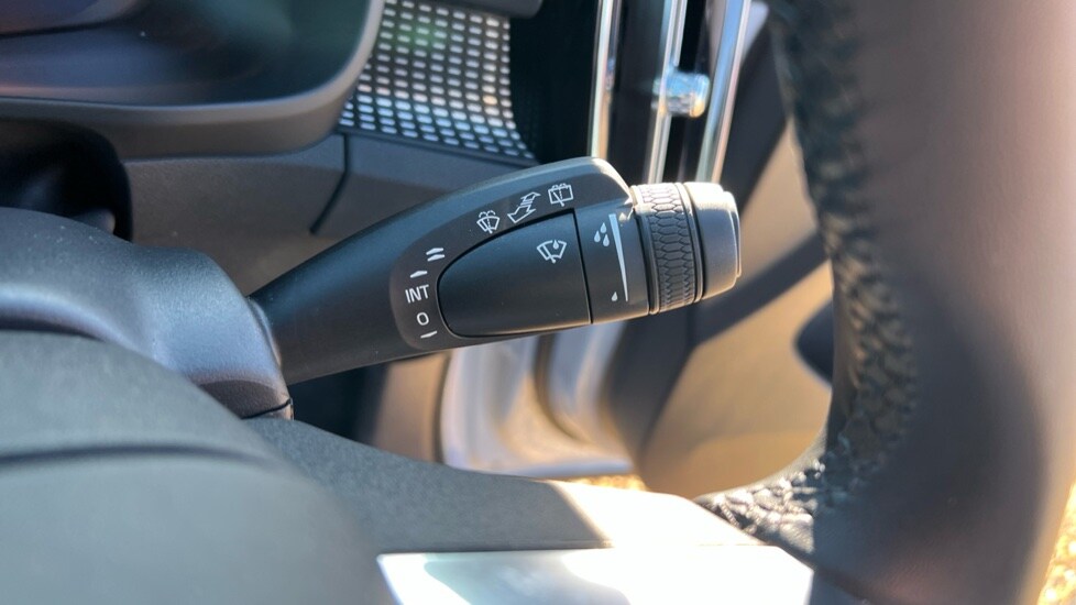 Used Volvo XC40 2025 for sale - 75943057: Photo 30