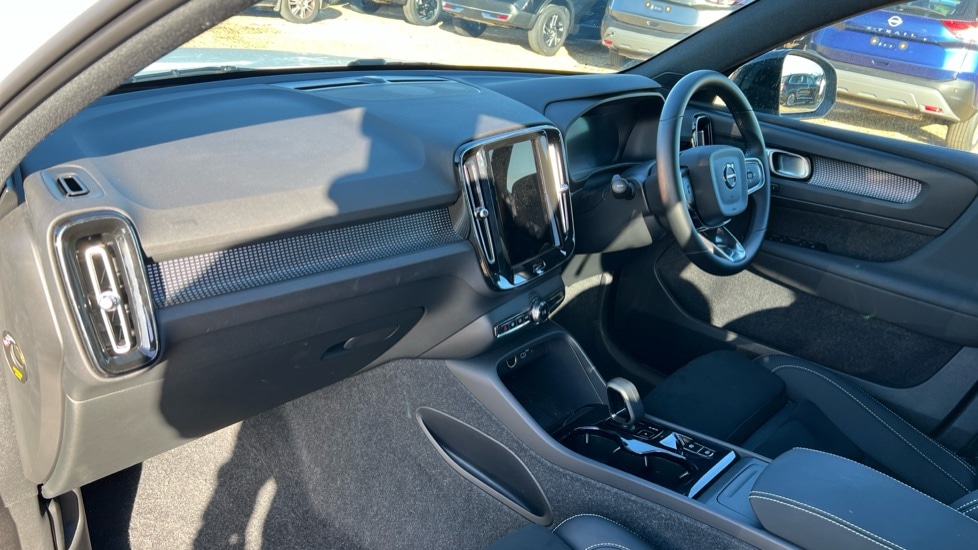 Used Volvo XC40 2025 for sale - 75943057: Photo 4