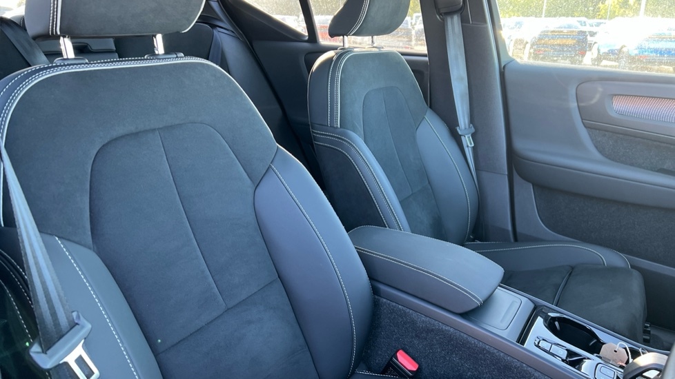 Used Volvo XC40 2025 for sale - 75943057: Photo 9