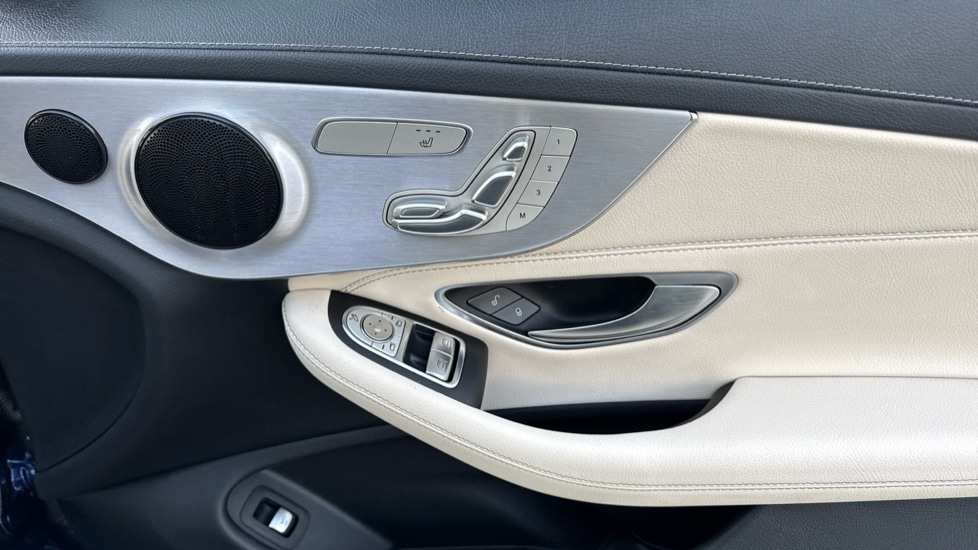 Used Mercedes-Benz C Class 2020 for sale - 76928046: Photo 32