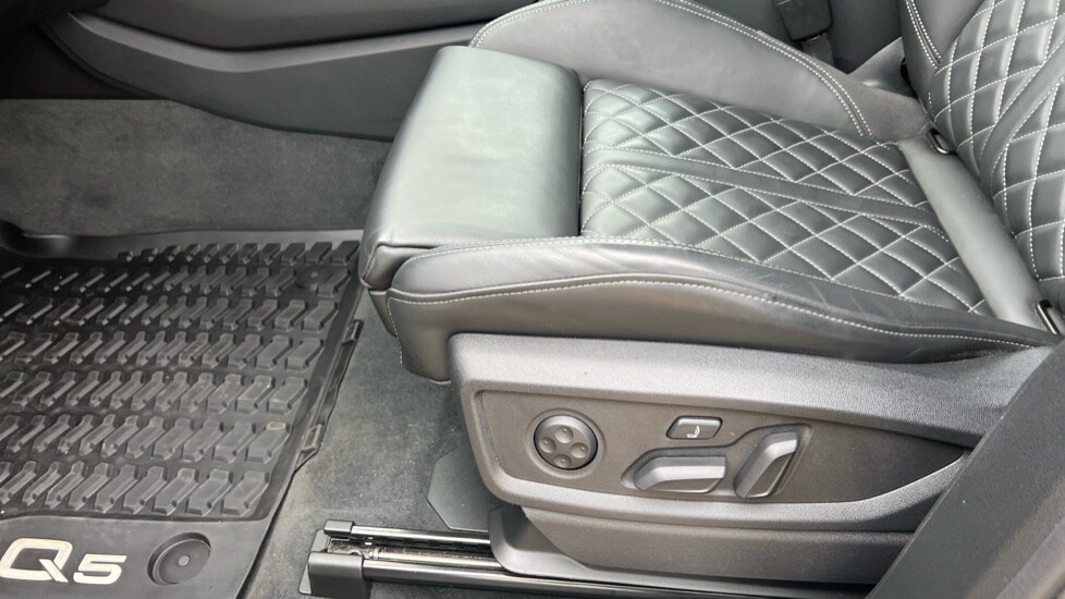 Used Audi Q5 2023 for sale - 76528921: Photo 32