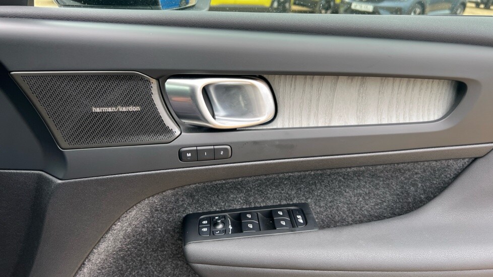 Used Volvo XC40 2024 for sale - 76007836: Photo 15