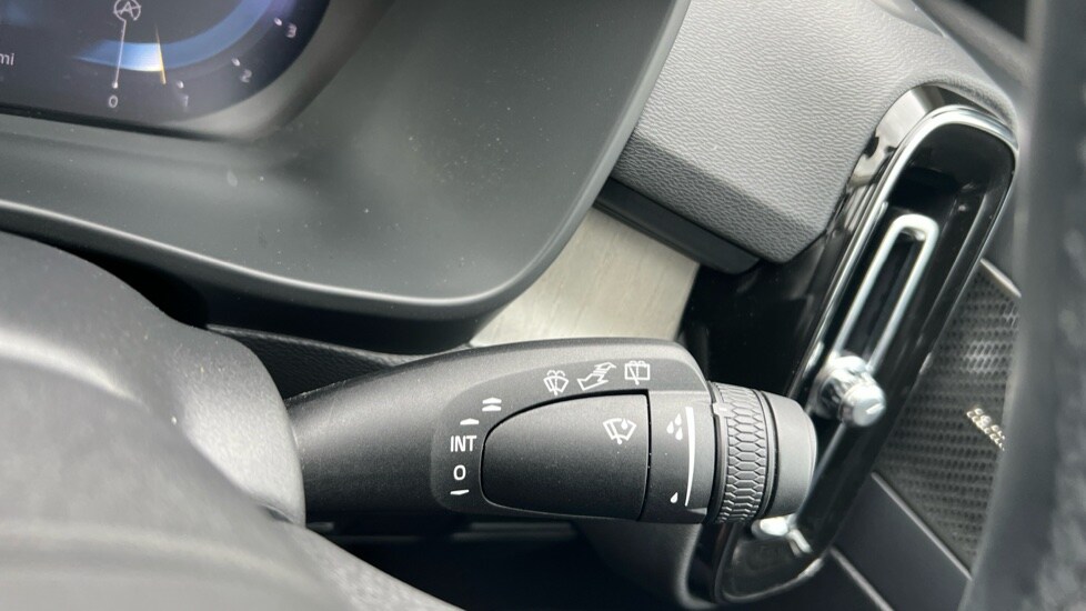 Used Volvo XC40 2024 for sale - 76007836: Photo 30