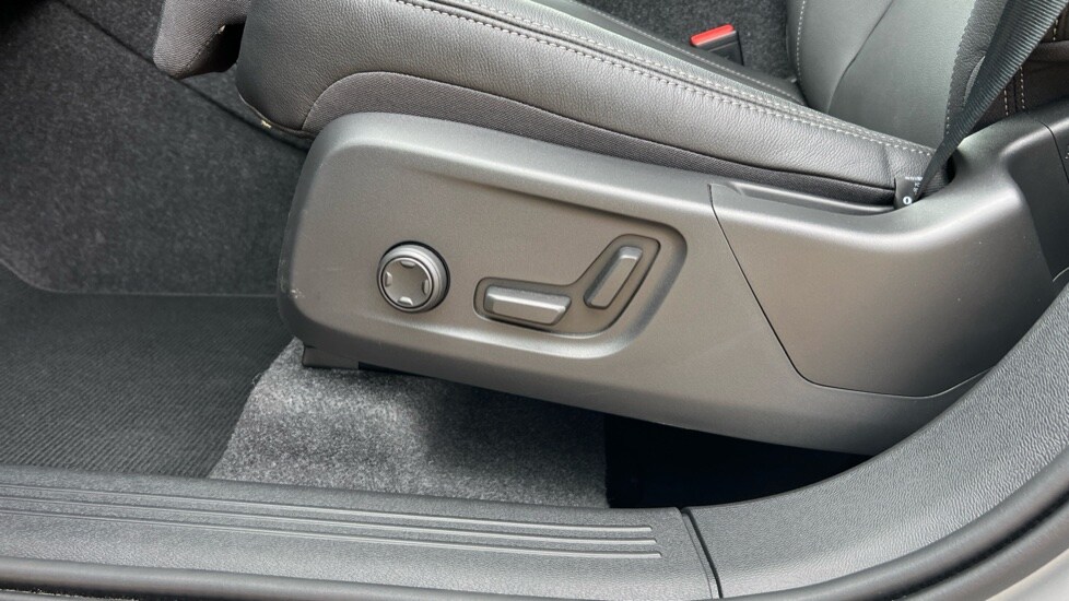 Used Volvo XC40 2024 for sale - 76007836: Photo 32