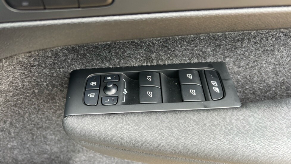 Used Volvo XC40 2024 for sale - 76007836: Photo 33