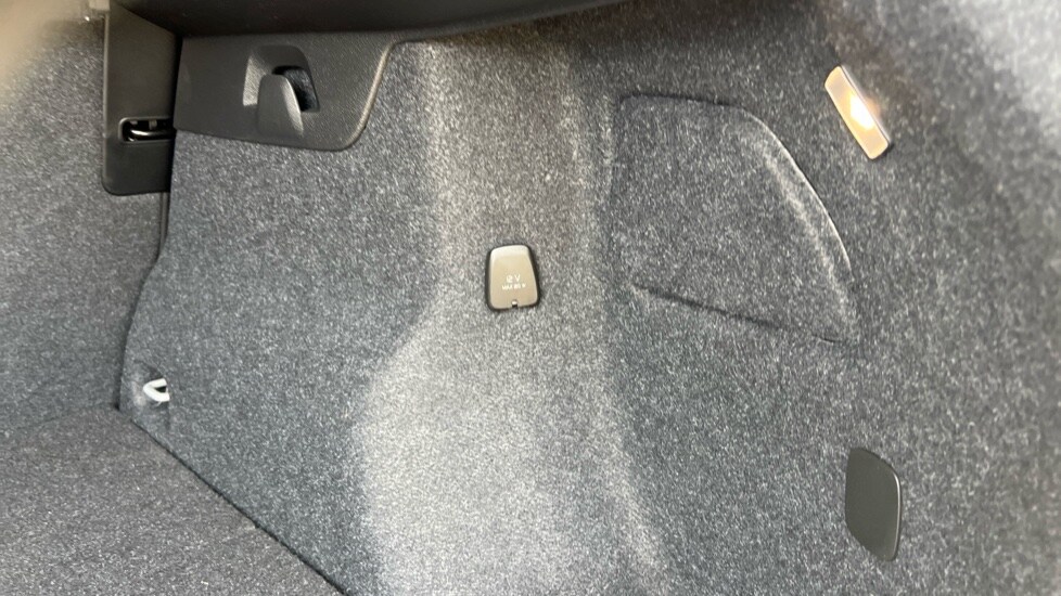 Used Volvo XC40 2024 for sale - 76007836: Photo 46