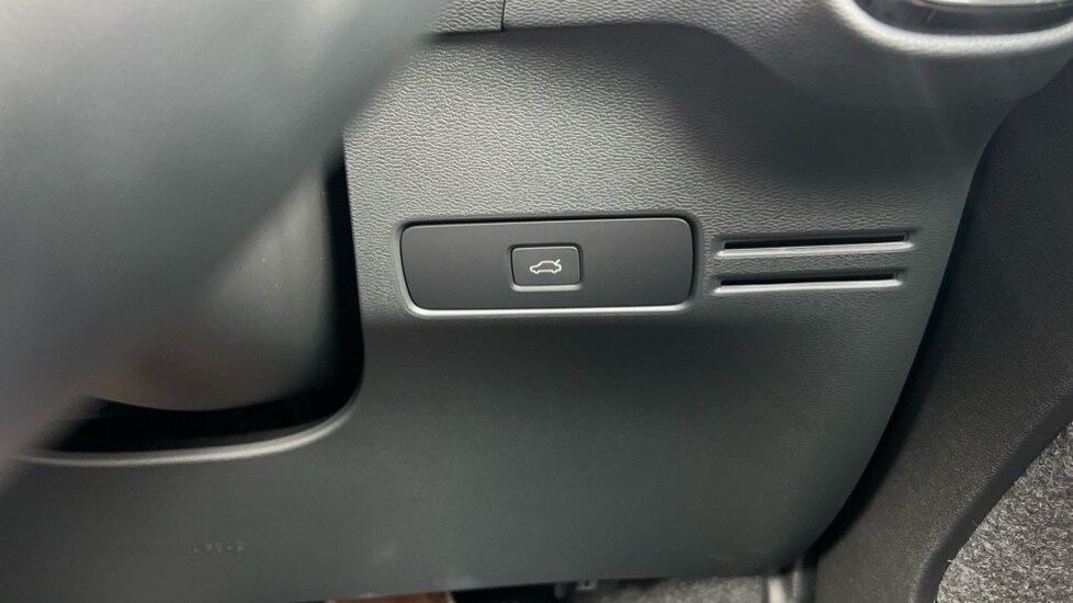 Used Volvo XC40 2024 for sale - 76007836: Photo 49