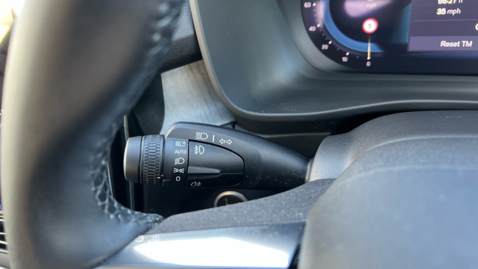 Used Volvo XC40 2025 for sale - 76332243: Photo 29