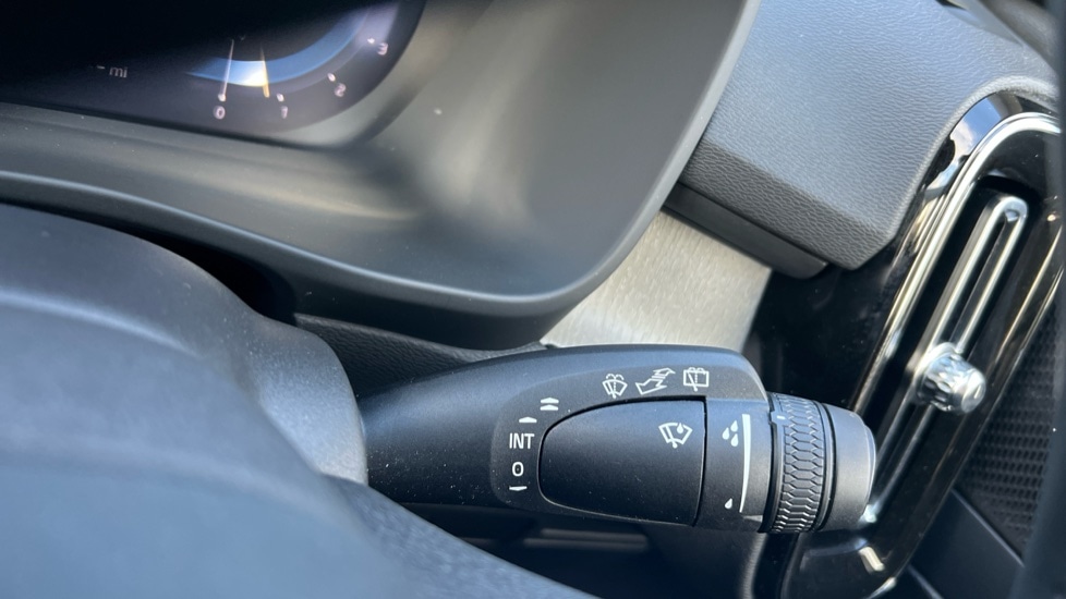 Used Volvo XC40 2025 for sale - 76332243: Photo 30