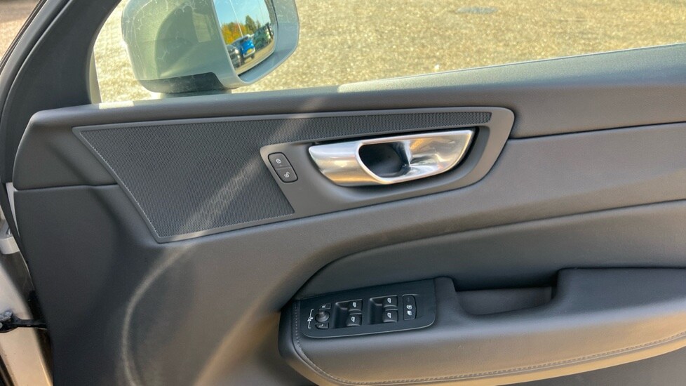 Used Volvo XC60 2024 for sale - 76276537: Photo 15